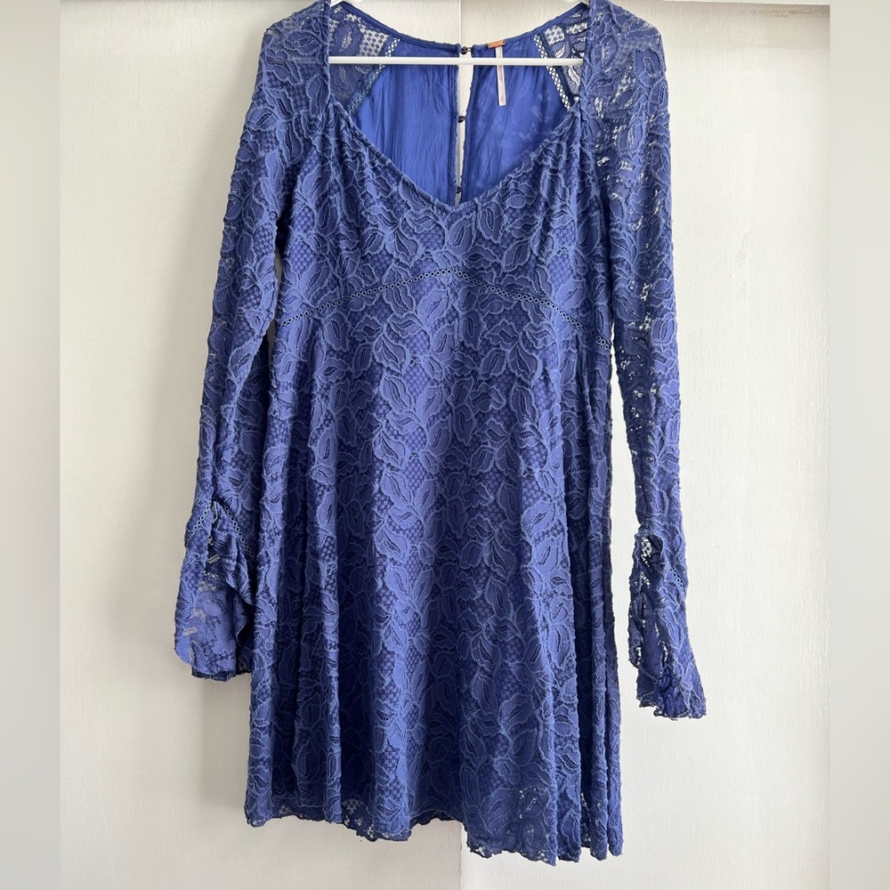 Free People Women's Dress Mini Purple Lace Bell
Sleeve Size M Periwinkle Boho